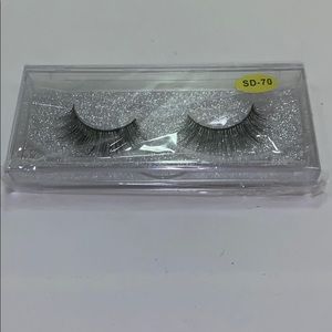 NEW!  Mink Eyelashes In Glitter Case!